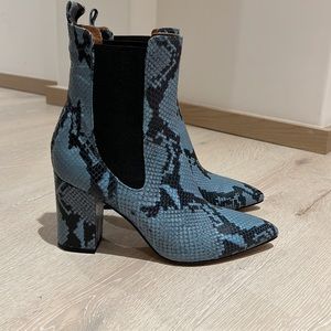 Paris Texas Womens ankle boots in snake skin denim